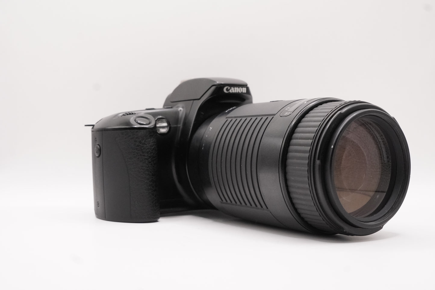 Canon EOS Kiss + Sigma 75–300 mm AF
