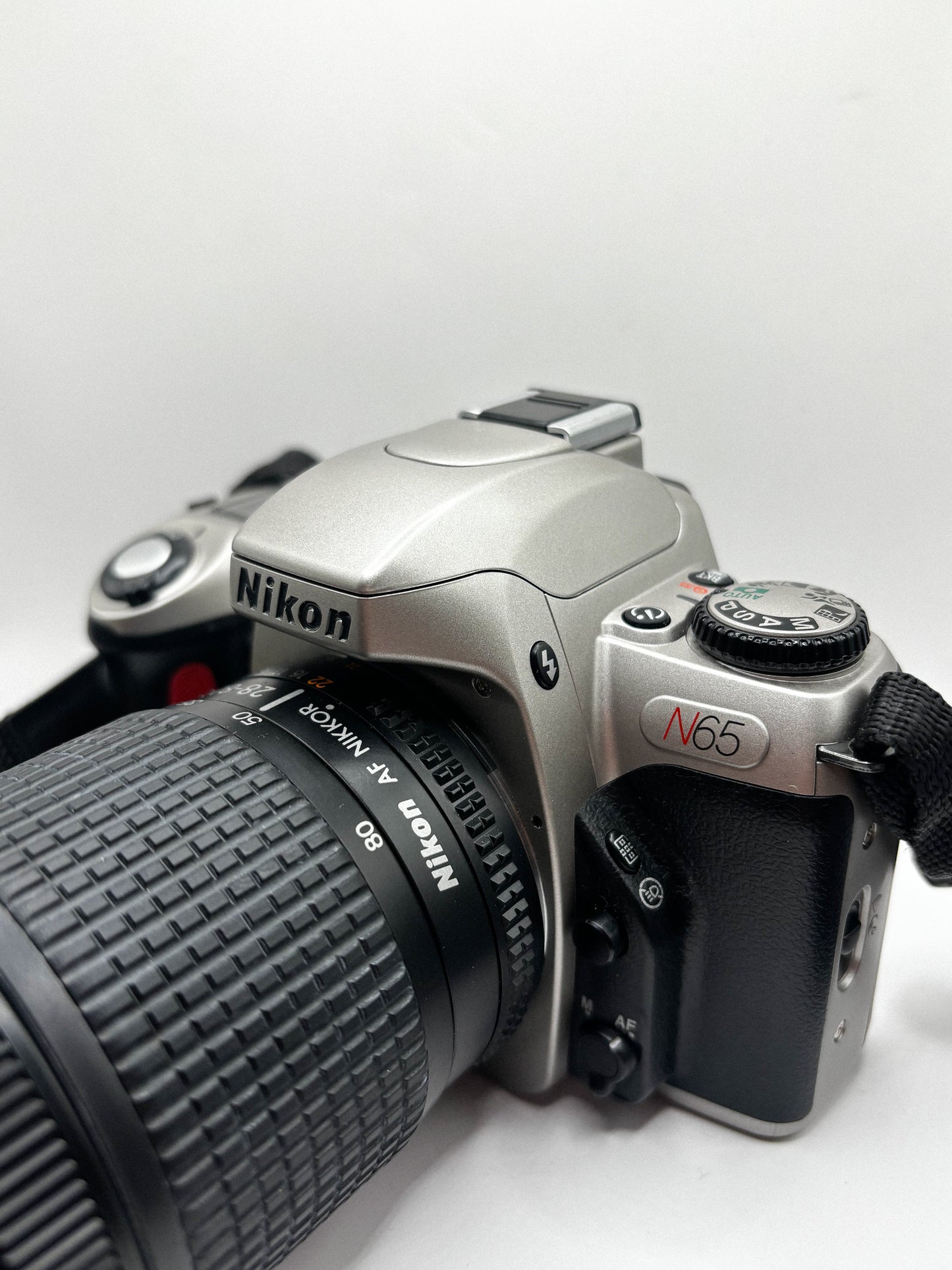 Nikon N65